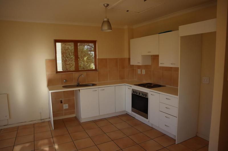 To Let 2 Bedroom Property for Rent in Vredehoek Western Cape